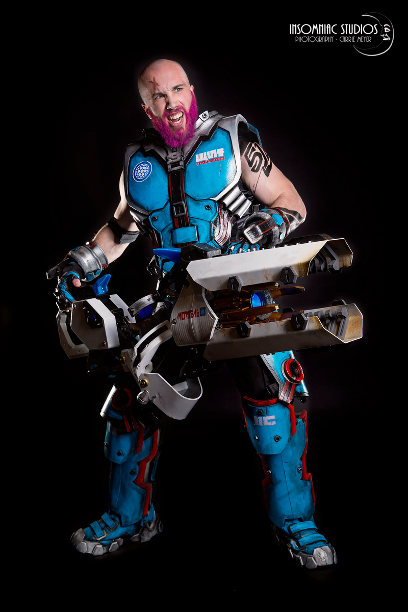 Cosplay by Thousand-Faces & Wulfgar Weapons | Photo by Insomniac